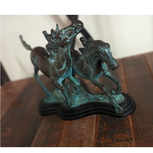 Heavy Sculpture - Running Horses
